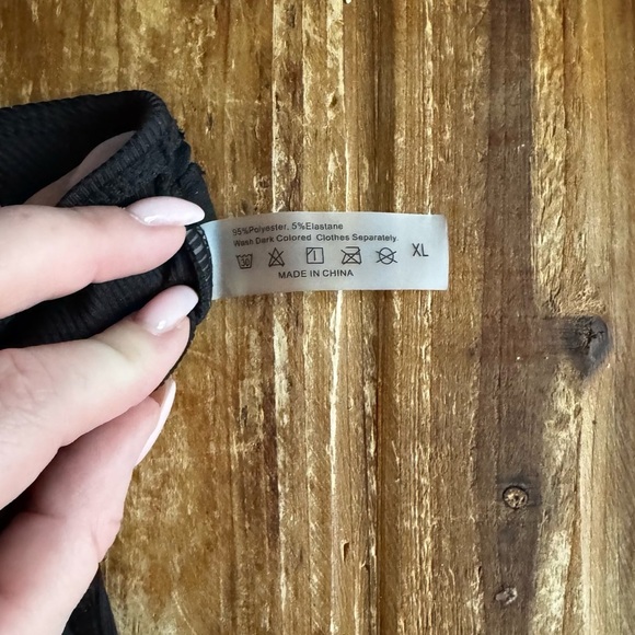 Black Zip-Front tank swimsuit - Picture 4 of 4